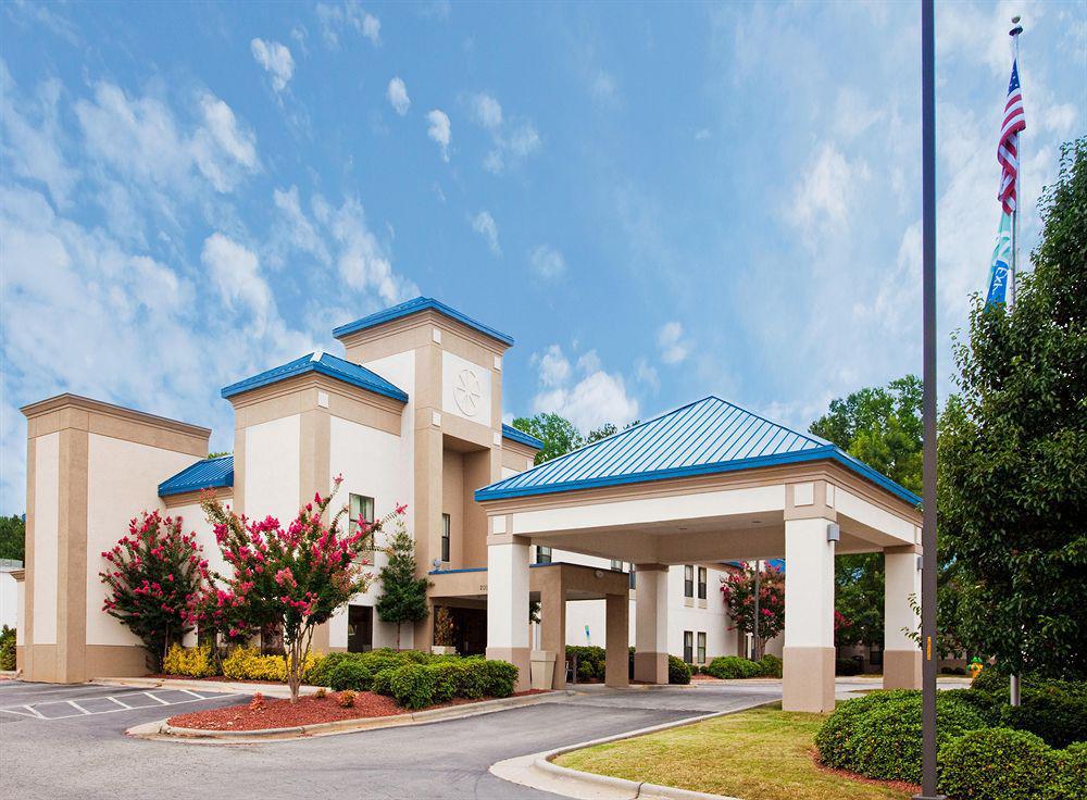 Red Roof Plus Henderson Bagian luar foto